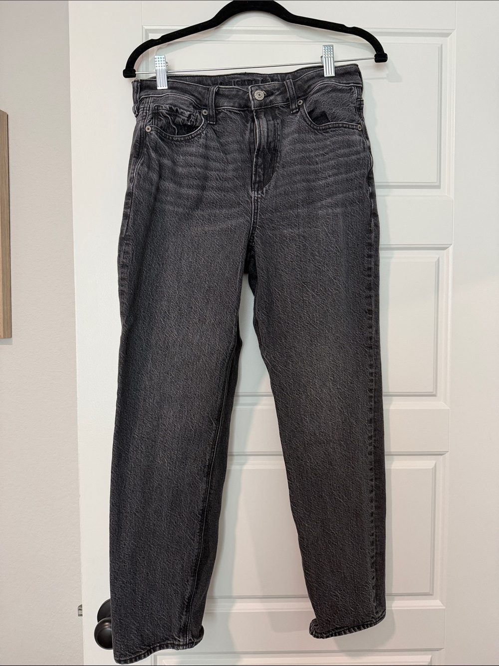 American Eagle Outfitters Straight-Leg Jeans in Washed Black